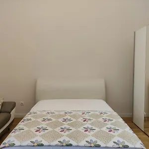 https://falk-miksa-apartment.inbudapesthotels.com