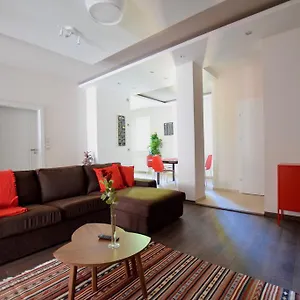 https://creative-apartment-close-to-buda-castle.inbudapesthotels.com